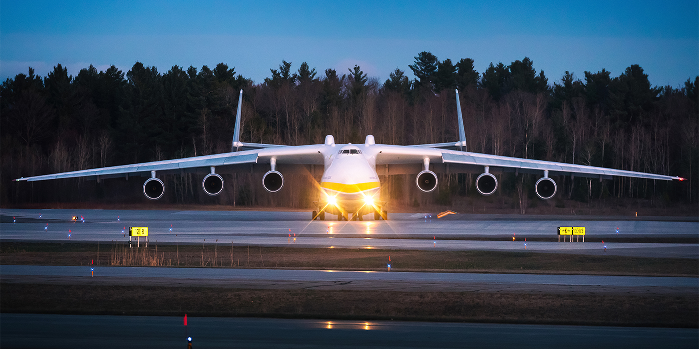 Front view of the Antonov An-225 with all six engines visible